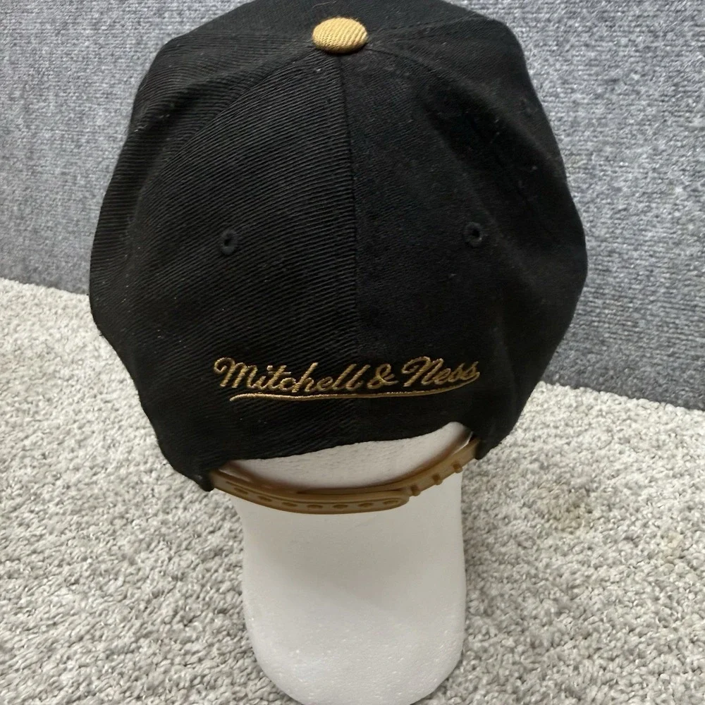 Mitchell & Ness preowned previously