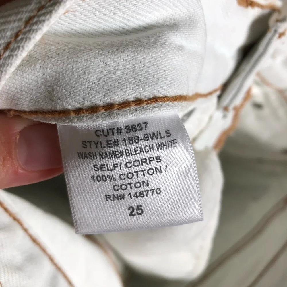 Re/Done The 80’s Long Short Raw Hem Bleach White Denim 25