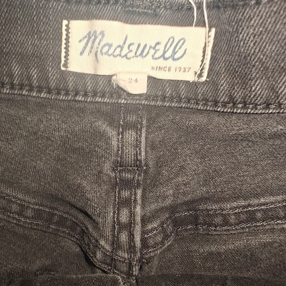 Madewell Women's Dark Grey Jeans Short Size 24