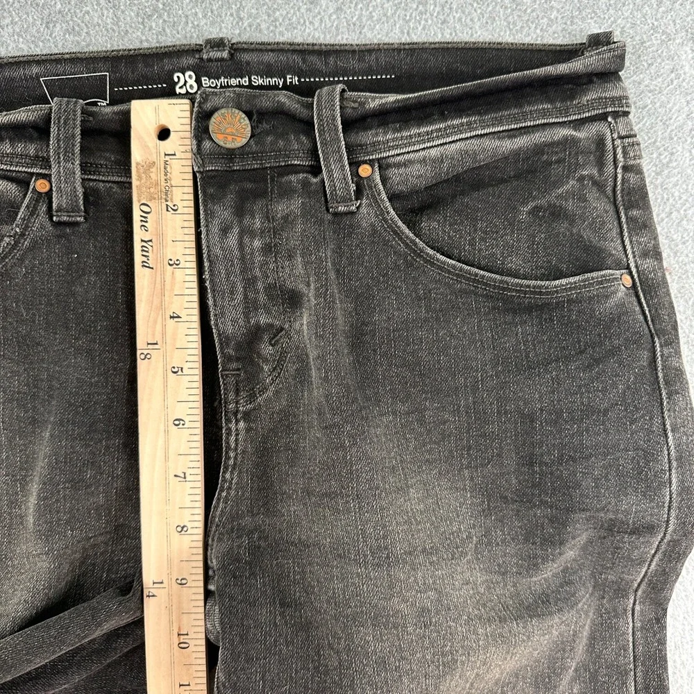 Levi's Jeans Womens 28 Black Boyfriend Skinny Fit Faded Denim Pants Mid‎ Rise