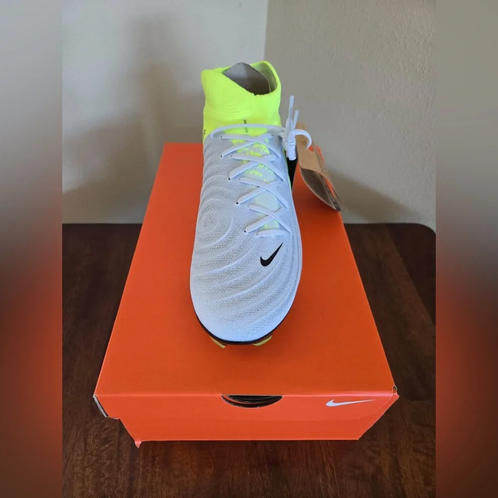 Nike men phantom