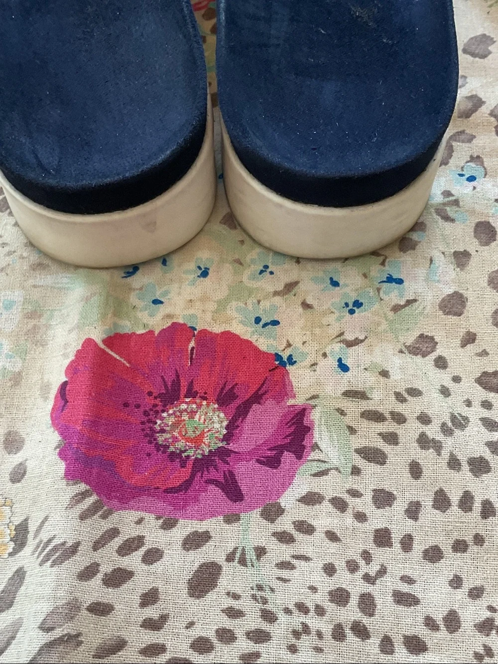 Stuart Weitzman classic slide