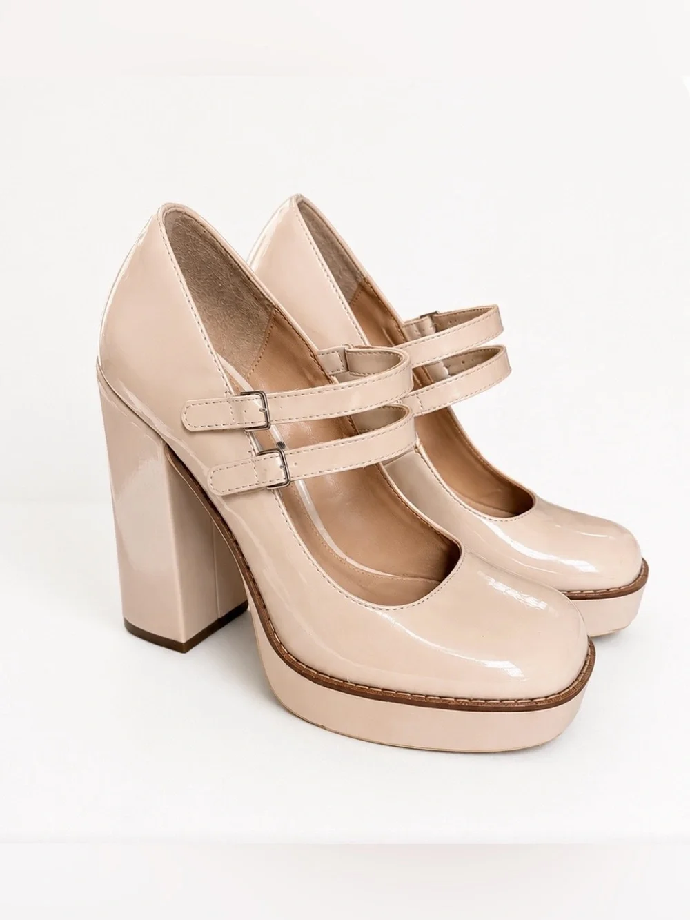 Steve Madden approx shower shown