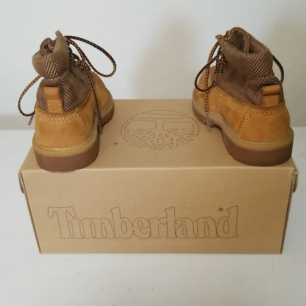 Timberland Toddler Boots Size 6 Wheat color With Shoe Box