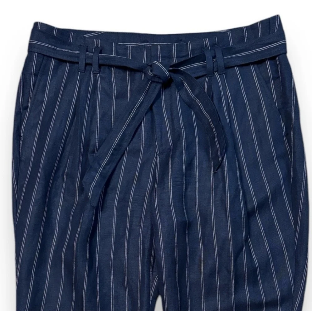 Banana Republic 52% linen