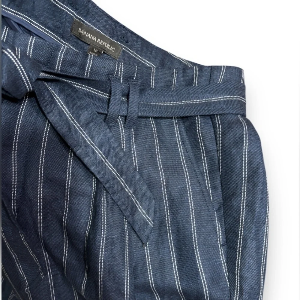 Banana Republic 52% linen