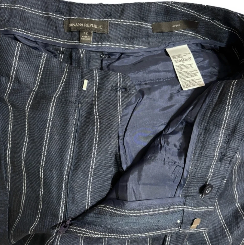 Banana Republic 52% linen