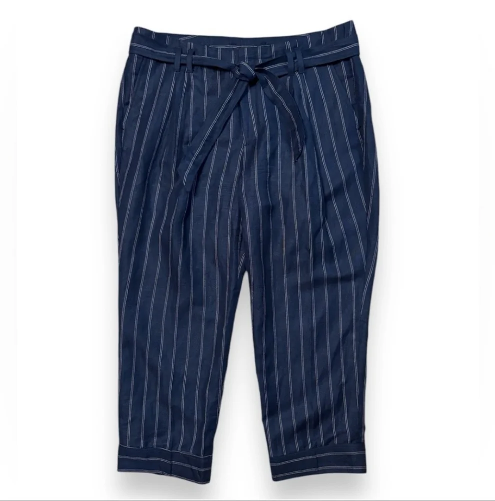 Banana Republic 52% linen