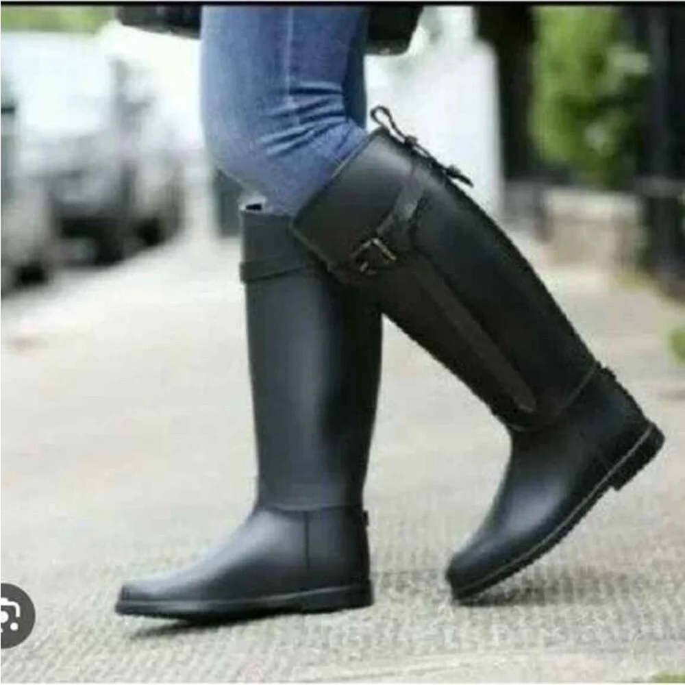 Burberry riding rain