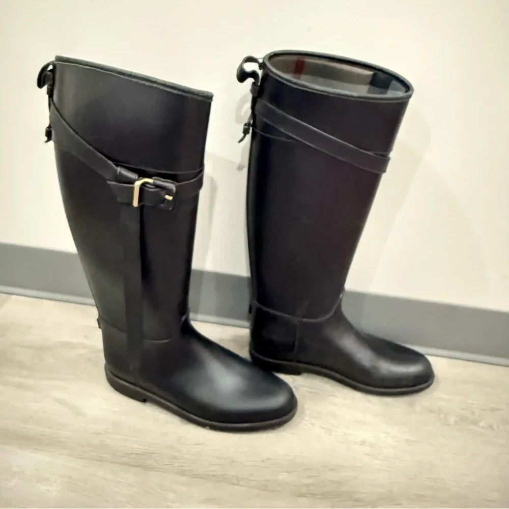 Burberry riding rain