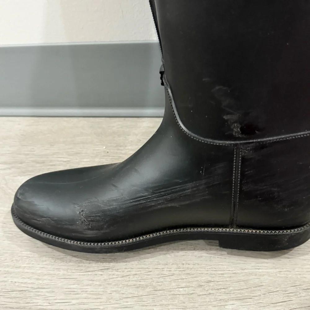 Burberry riding rain