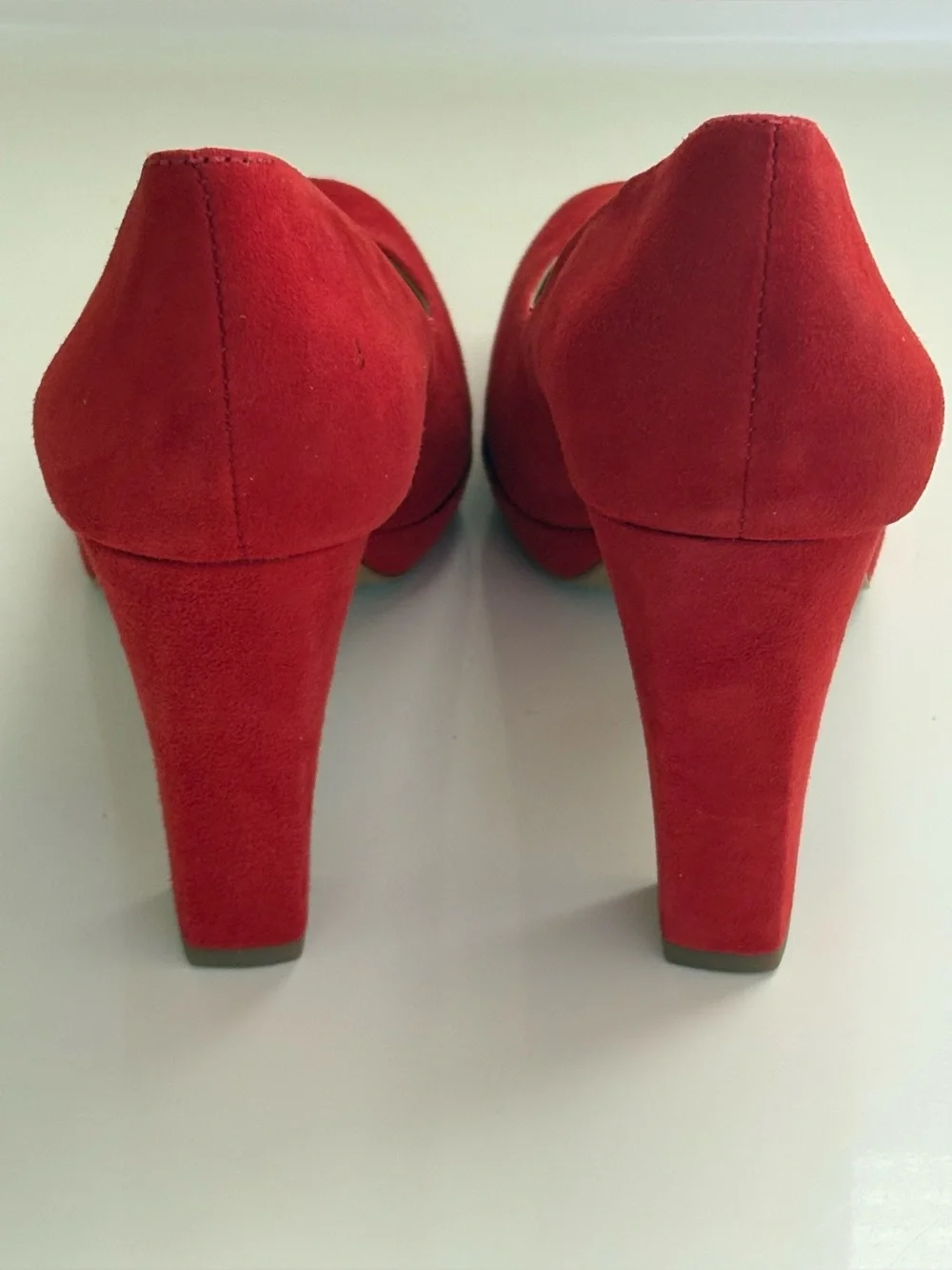 Vince Camuto bold red