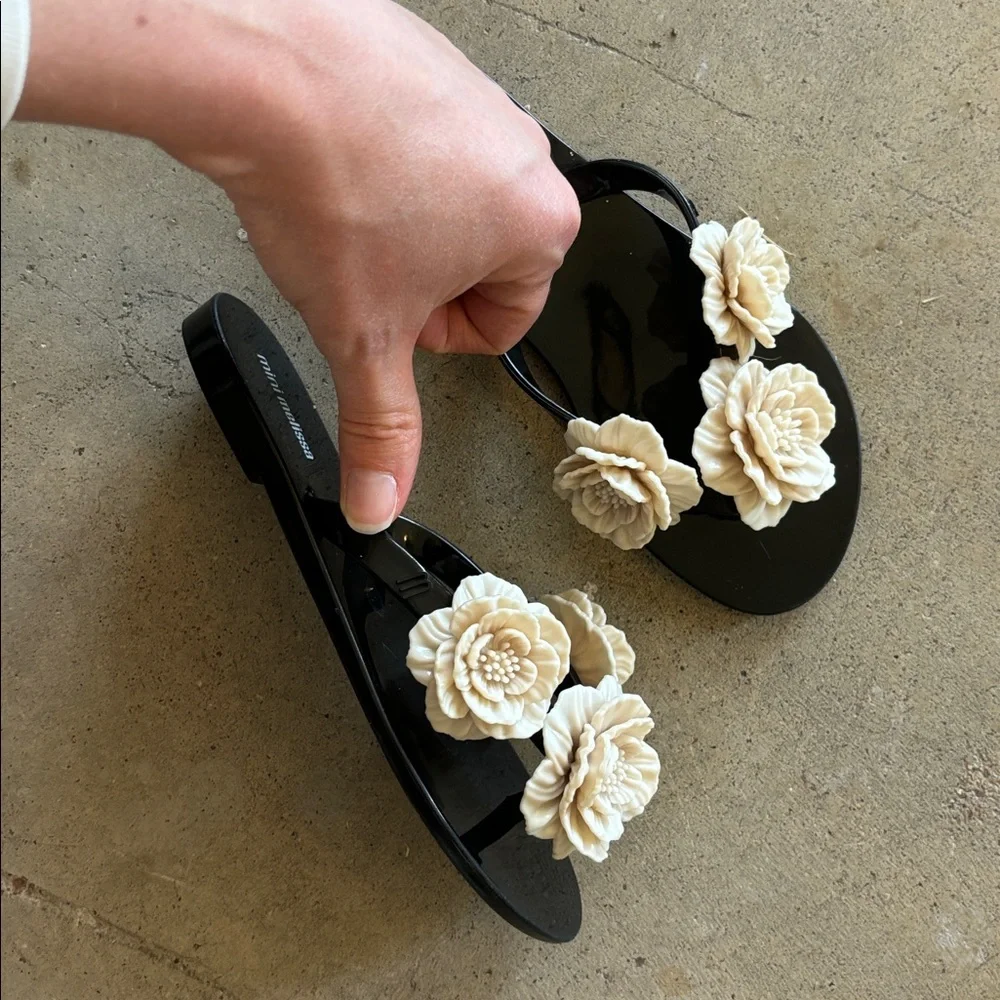 Mini Melissa Girl’s Harmonic Springtime Sandals in Black & Beige