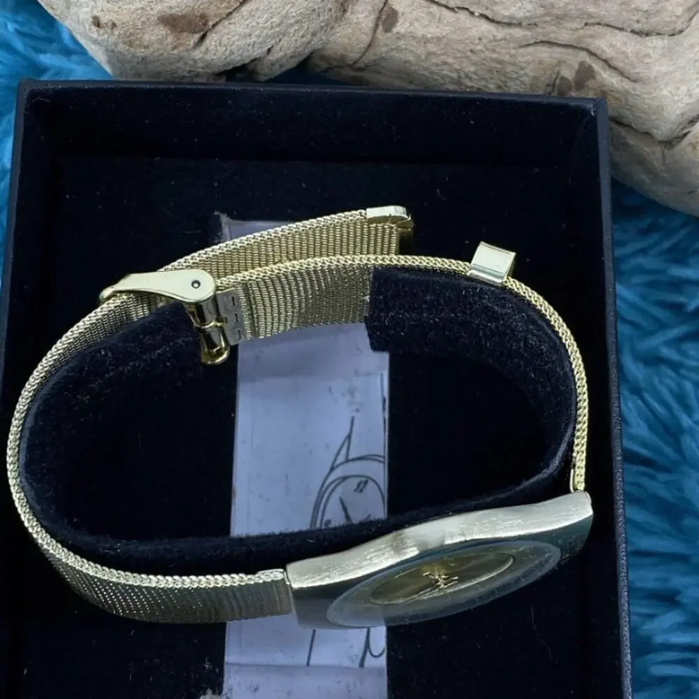 Quartz Japan Movement Gold Tone Mesh Band Wristwatch Stainless Steel Back