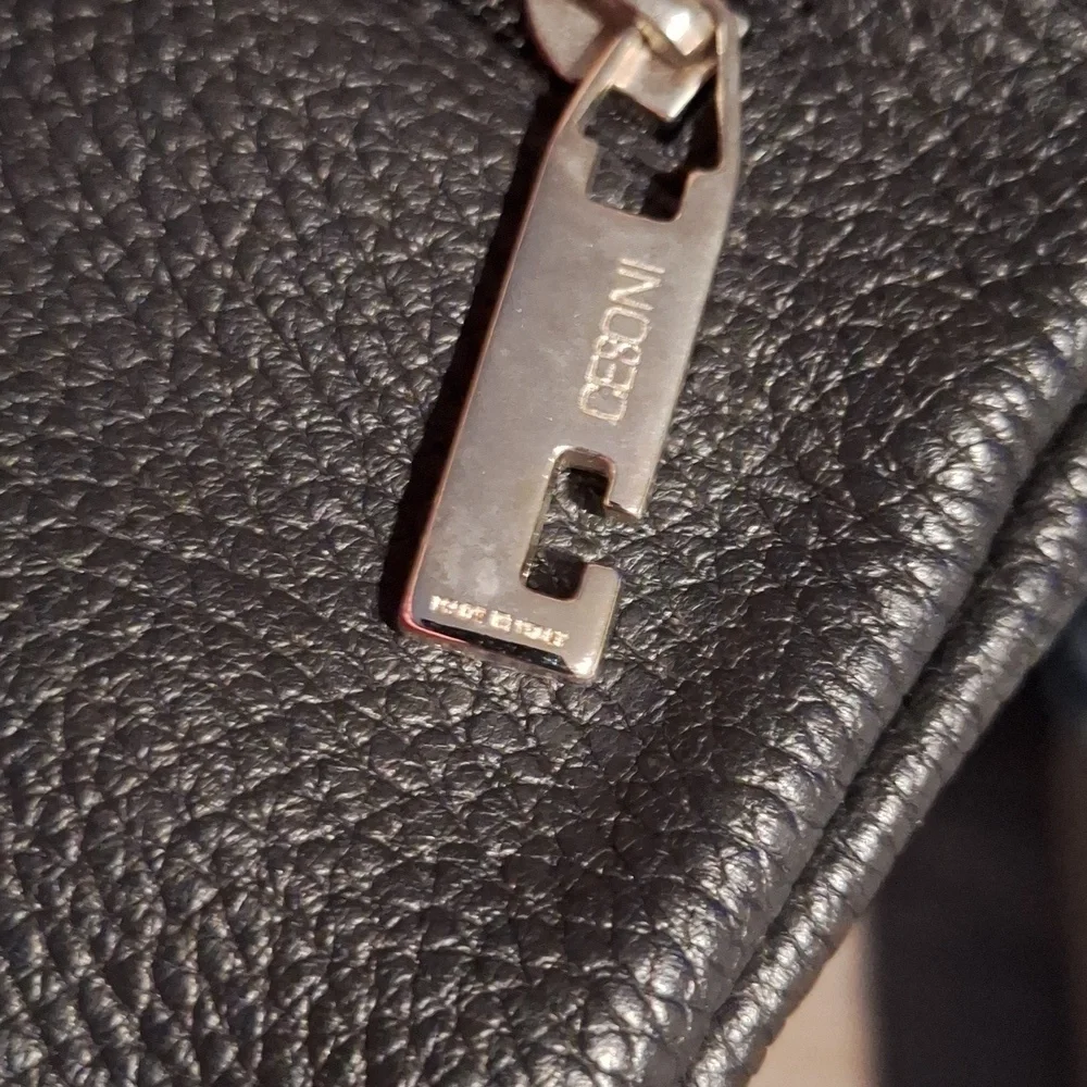 Italian leather Ceoni Piero purse.