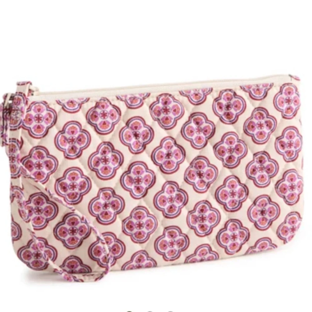 NWT Vera Bradley Lavender Geo Essential Wristlet.  Cotton quilted.
