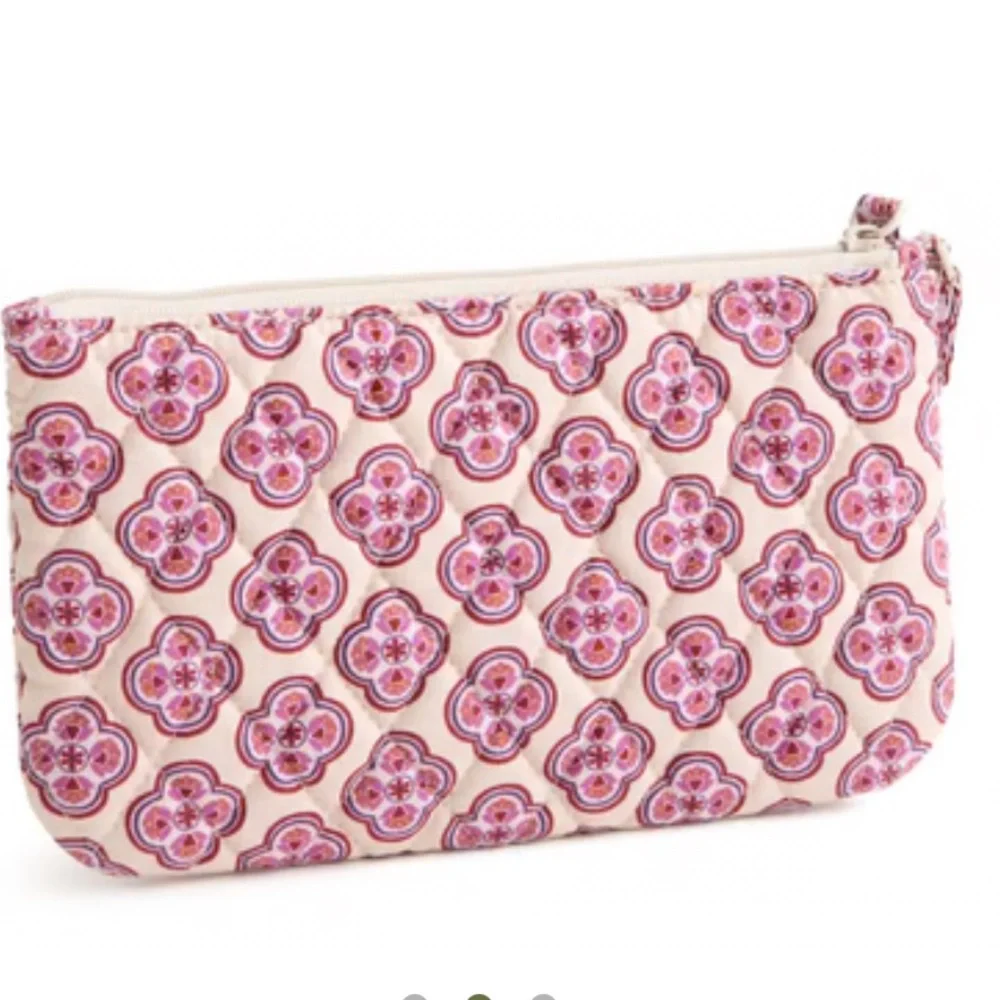 NWT Vera Bradley Lavender Geo Essential Wristlet.  Cotton quilted.