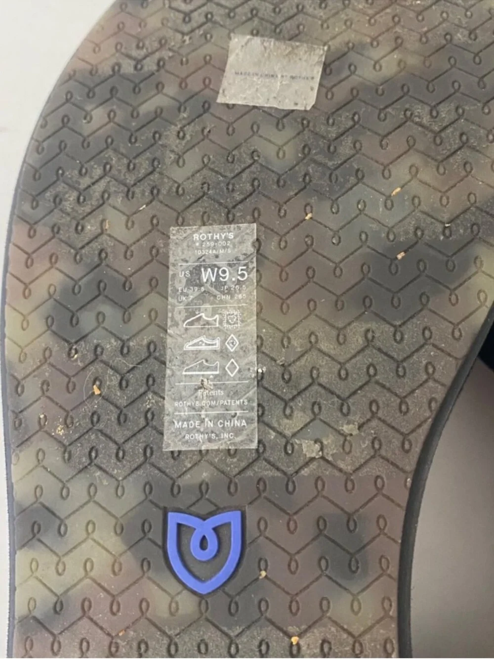 Rothys reposhing this