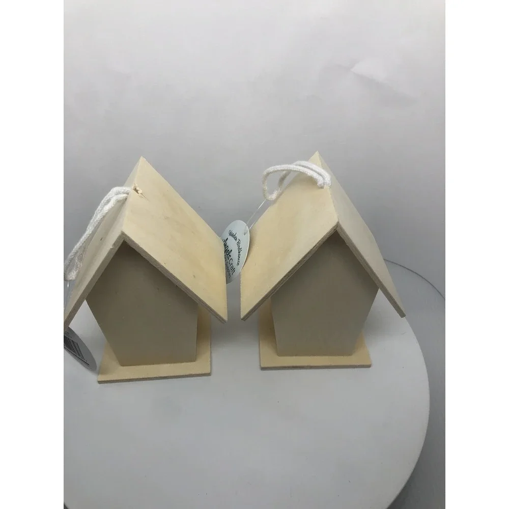 2 Wooden‎ Birdhouses 4.5
