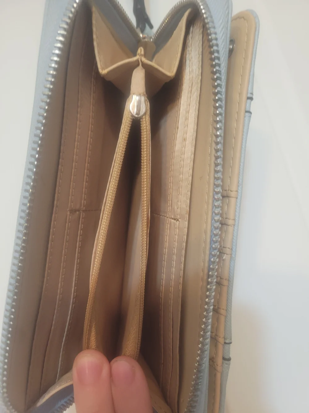 Guess closure strap