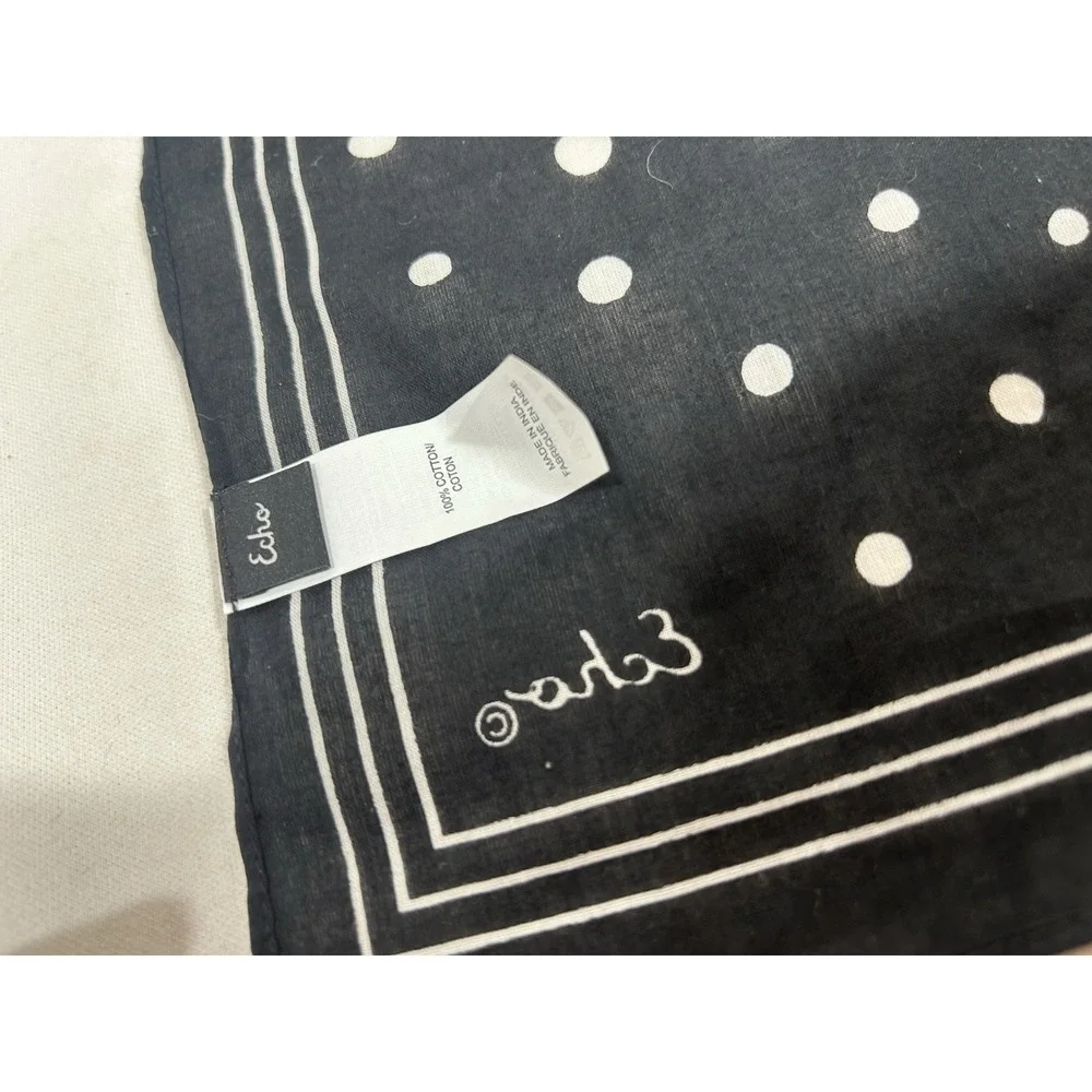 Echo pocket square