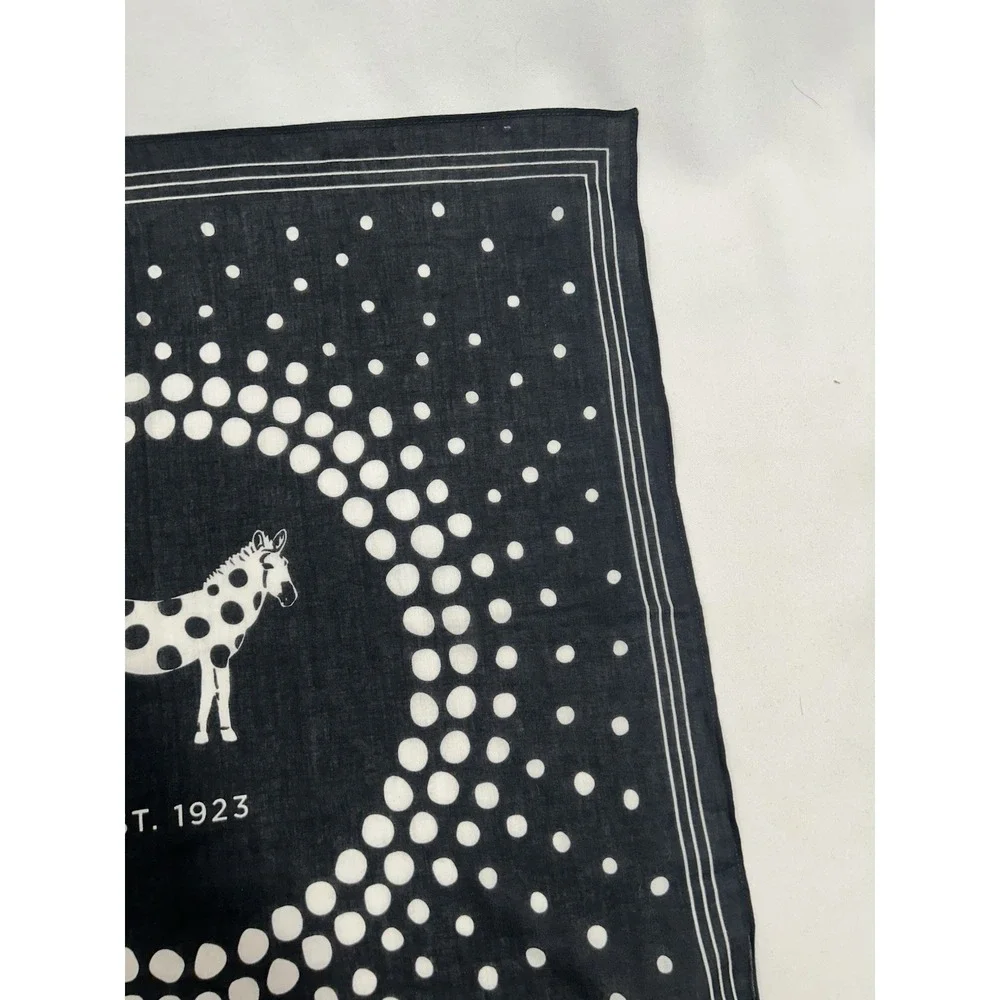 Echo pocket square