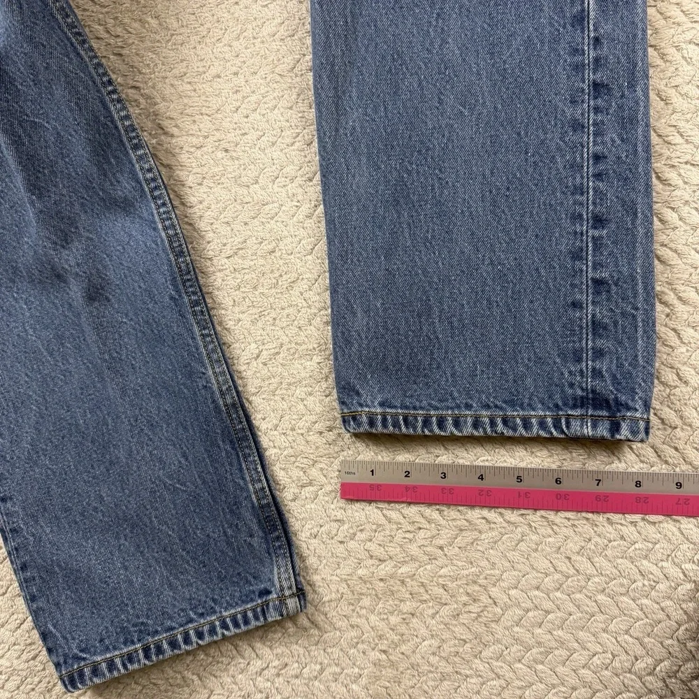 Levis measurements pictures