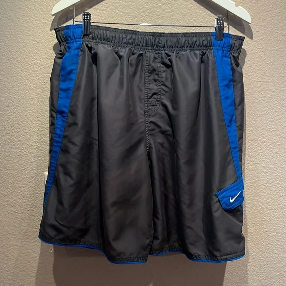 Nike men’s gray