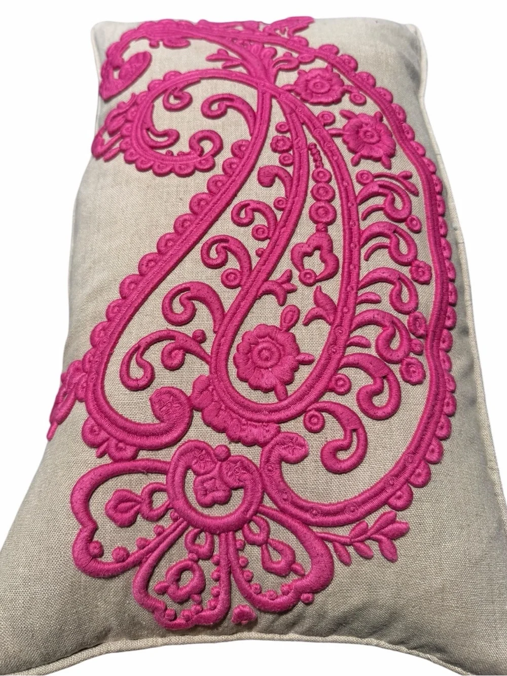 Magaschoni decorative lumbar