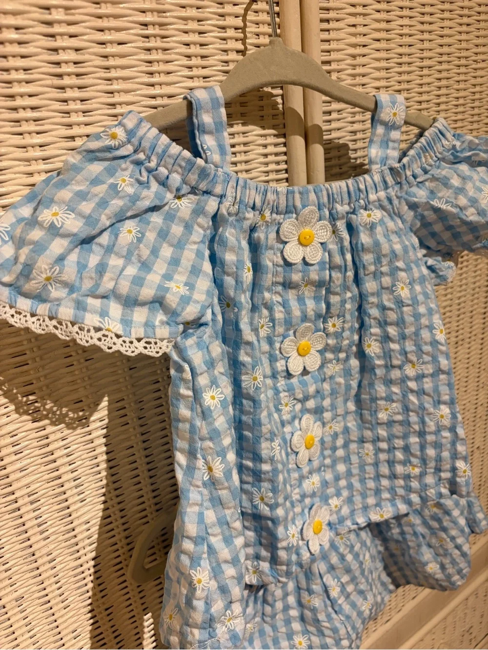 Toddler Girls Light Blue Gingham Seersucker Daisy Shirt and Shorts Set 3T NWOT