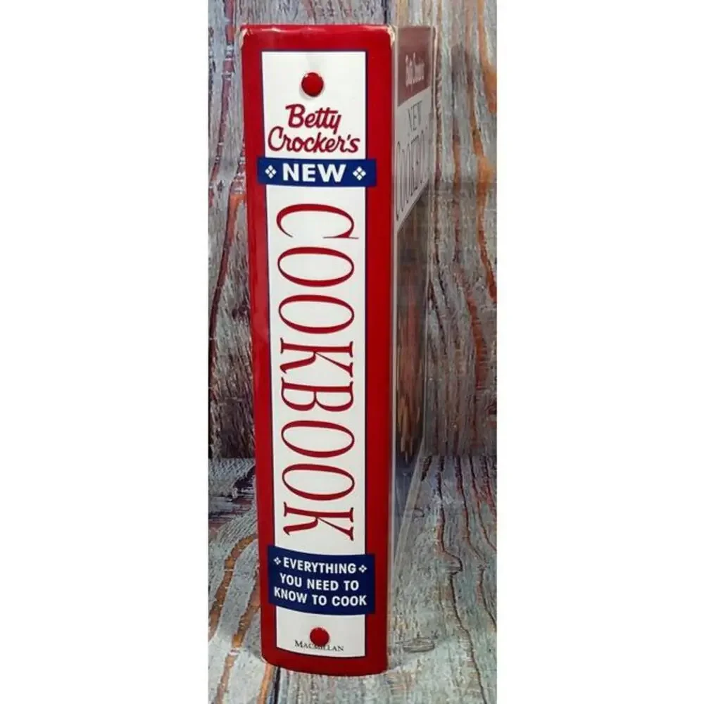 Betty Crocker's New Cookbook - Everything You‎ Need to Know to Cook