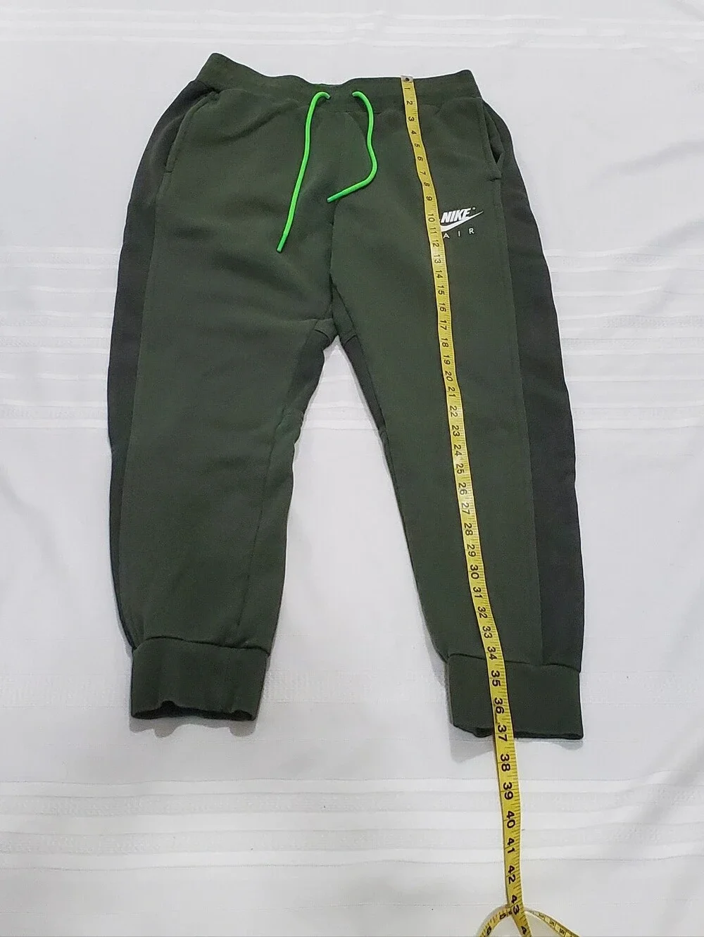 Nike men jogger