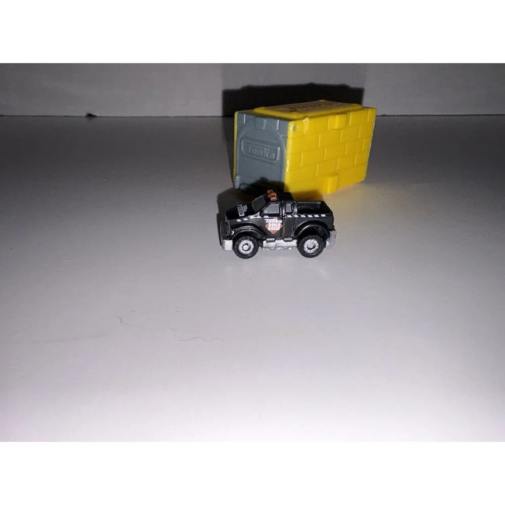 Tonka Micro Machines Build Crew Black Truck & Storage Container / Garage