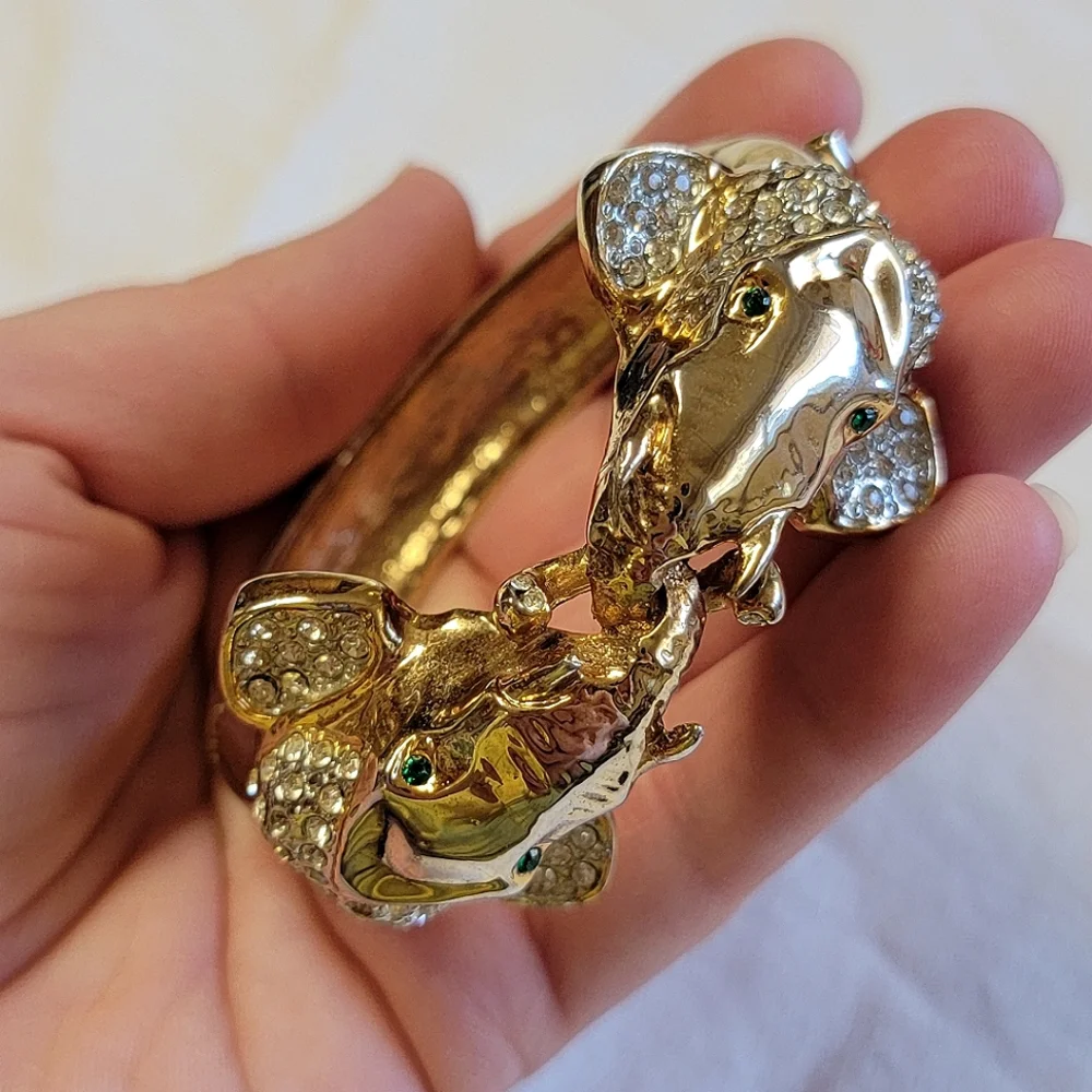 Vintage hinged bracelet
