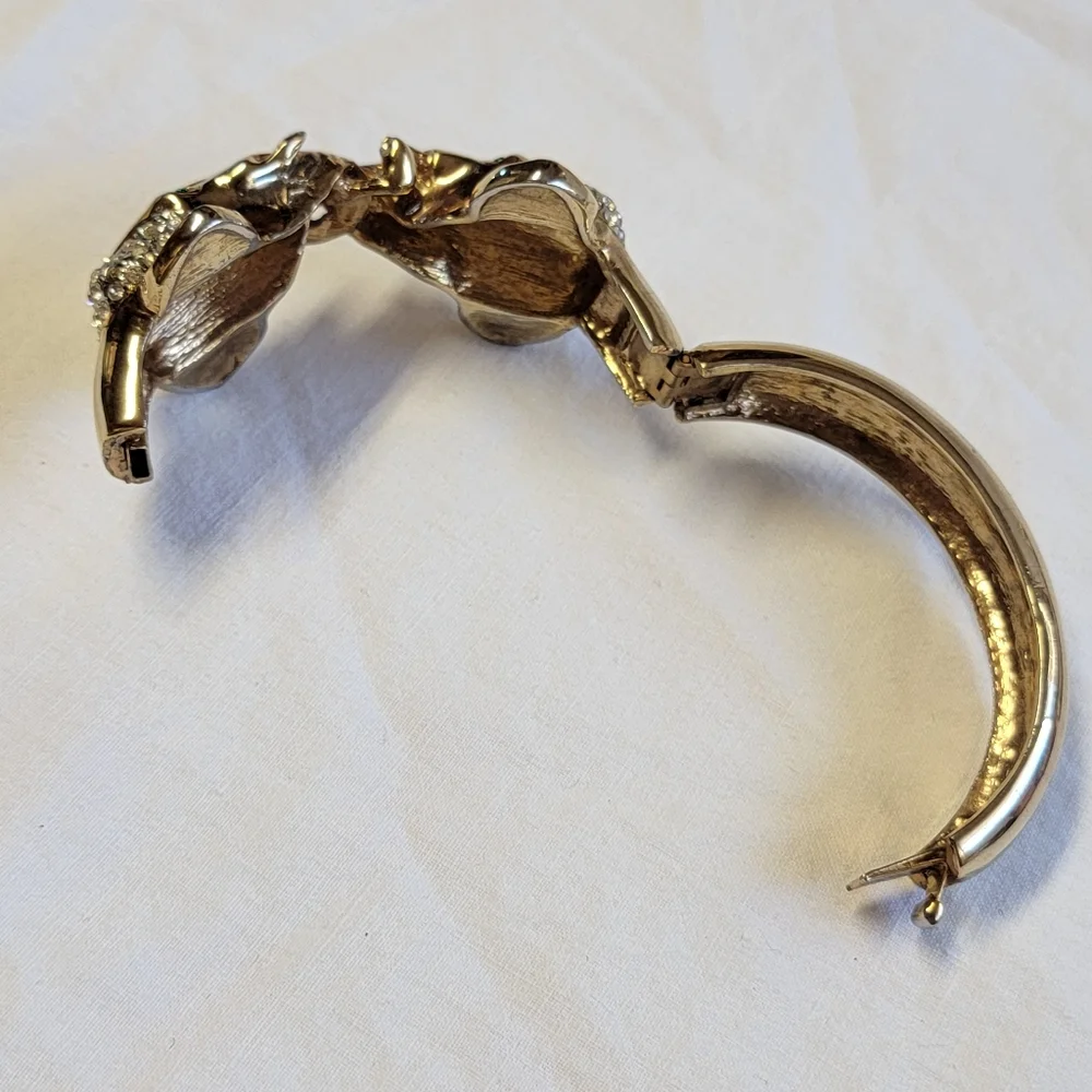 Vintage hinged bracelet