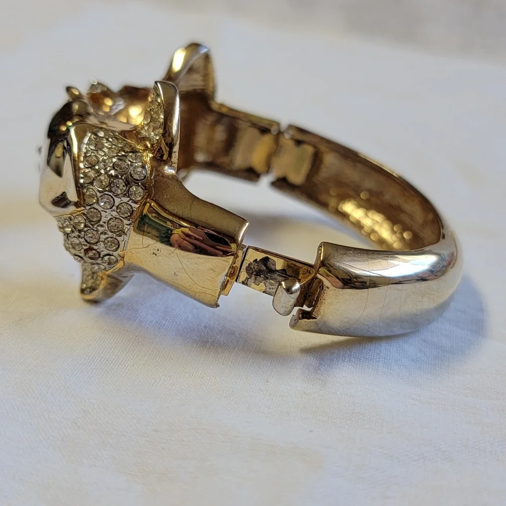 Vintage hinged bracelet