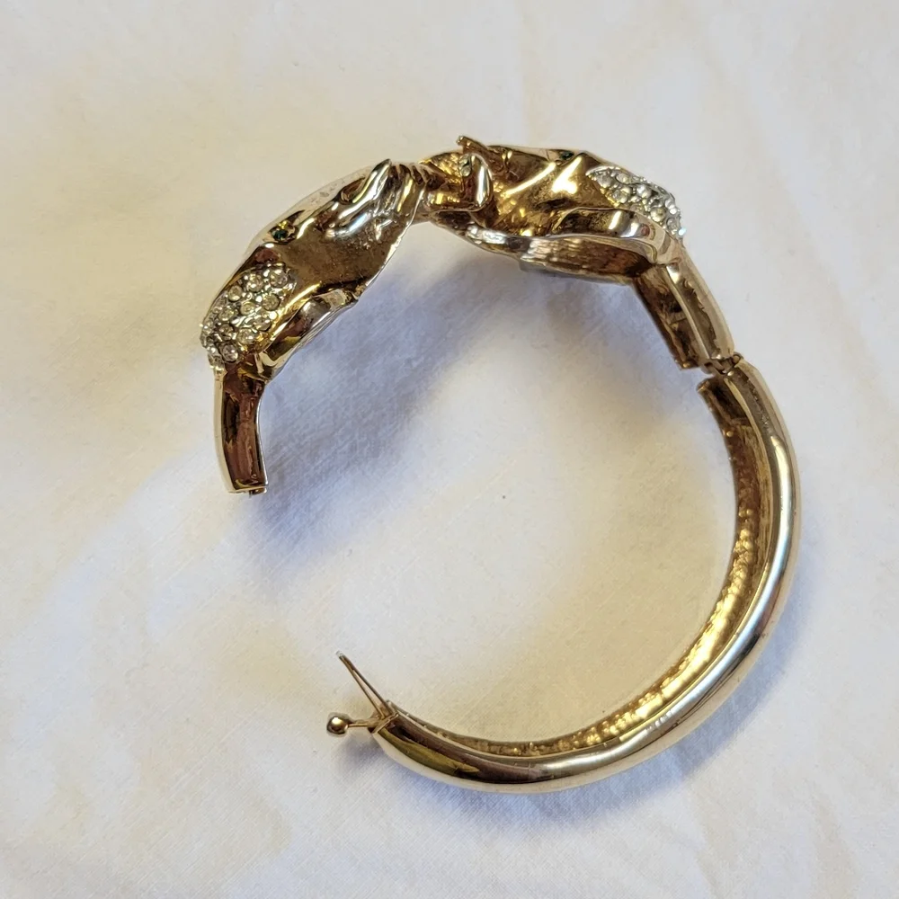 Vintage hinged bracelet