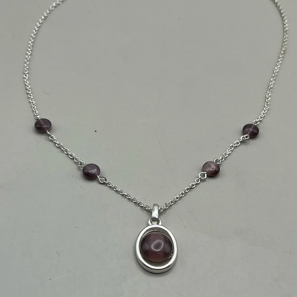 N/A stunning silver‑tone