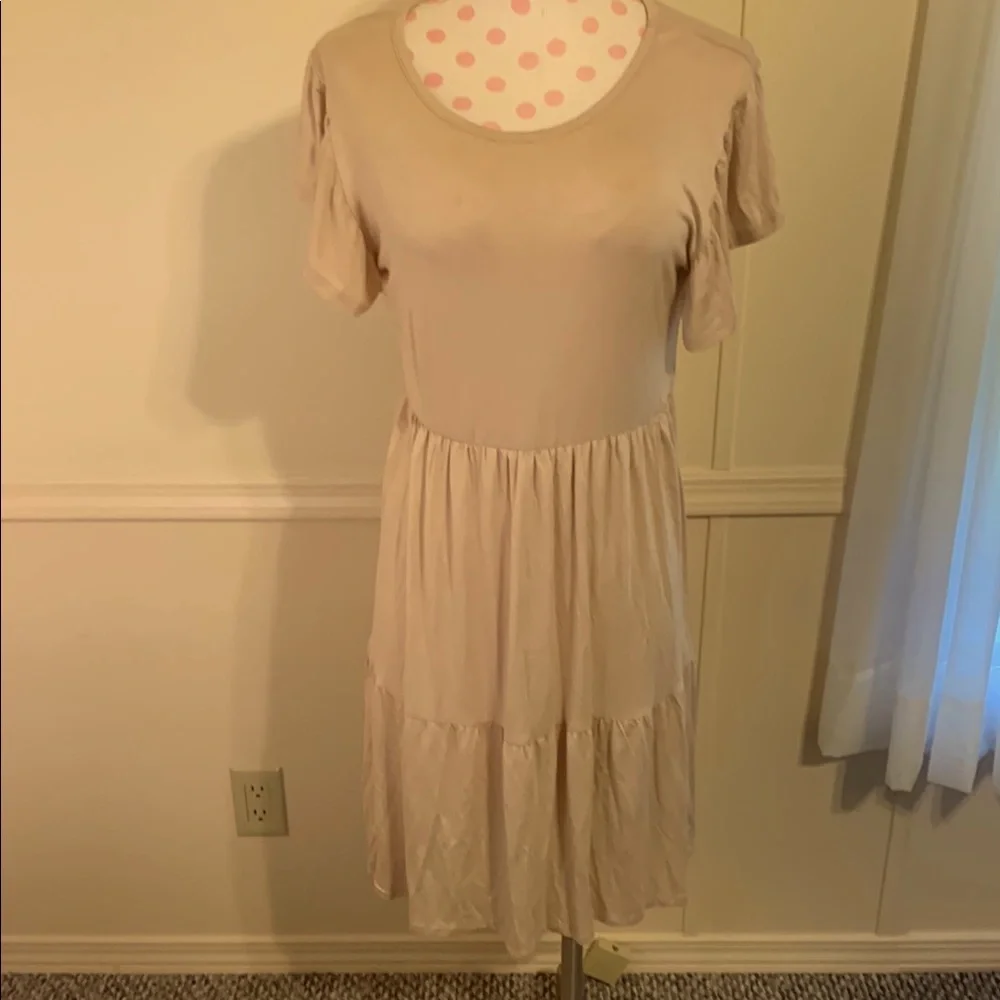 Brit & Bri Tan Color Women's Dress NEW Size X Large Short sleeve Comfy stretch