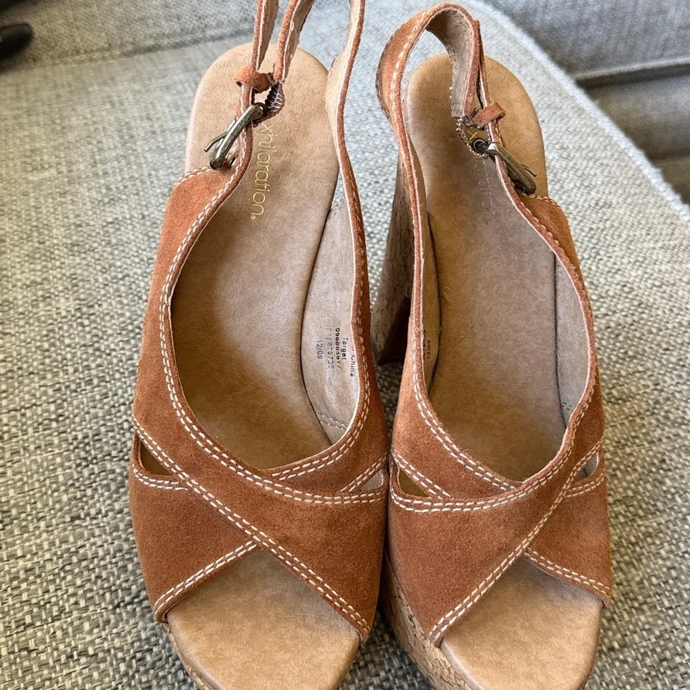 Target stylish cognac