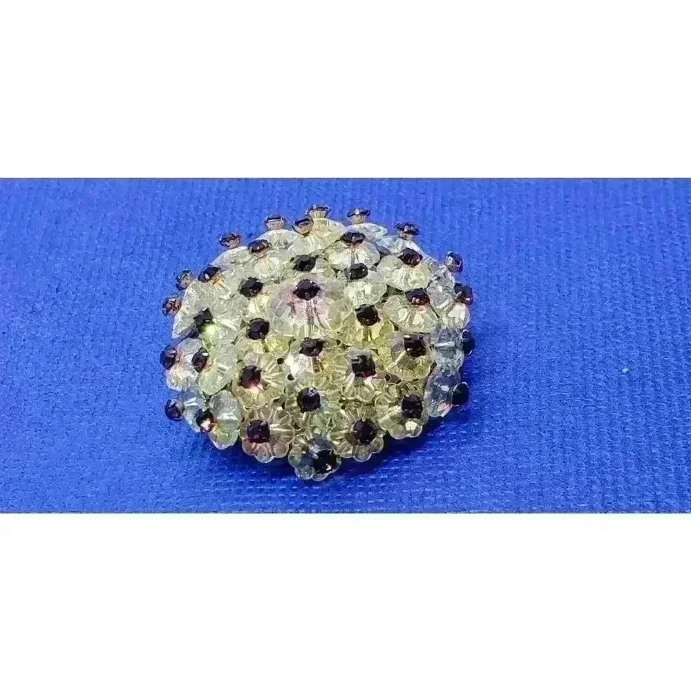 Vintage stunni brooch