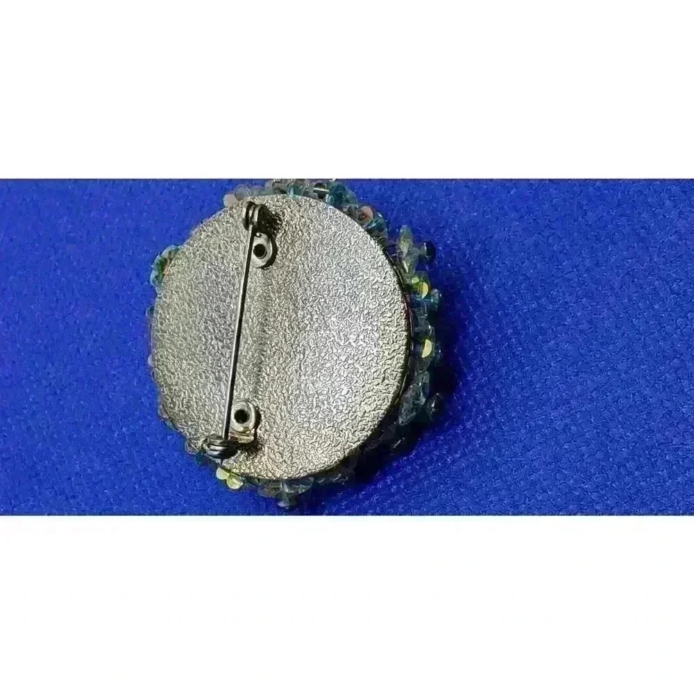Vintage stunni brooch