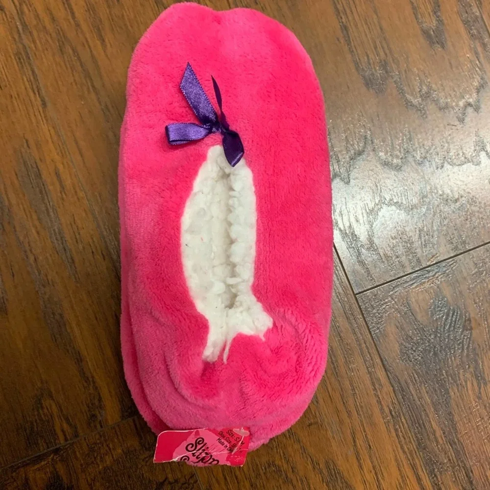 Slippers Pink Sherpa Lined.‎ No slide. Girls S/M NW partial Tags