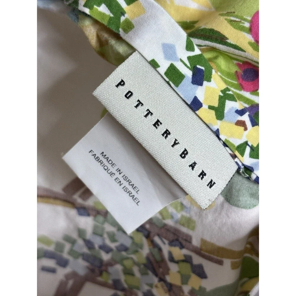 Pottery Barn set excellent