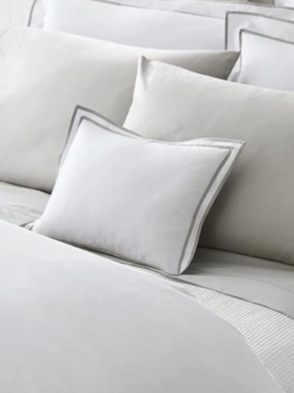 Lauren Ralph Lauren comes pillows
