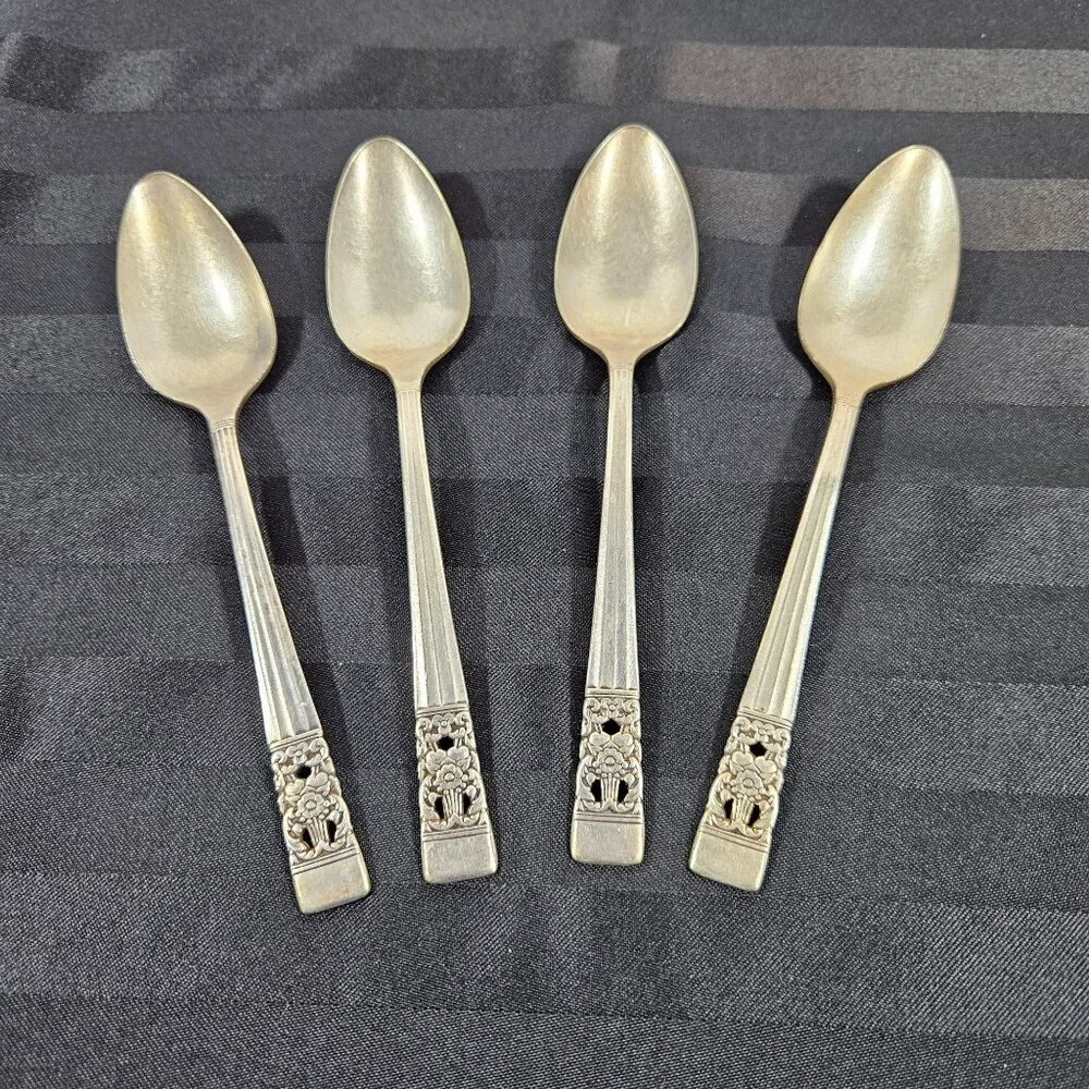 Oneida set silverplate