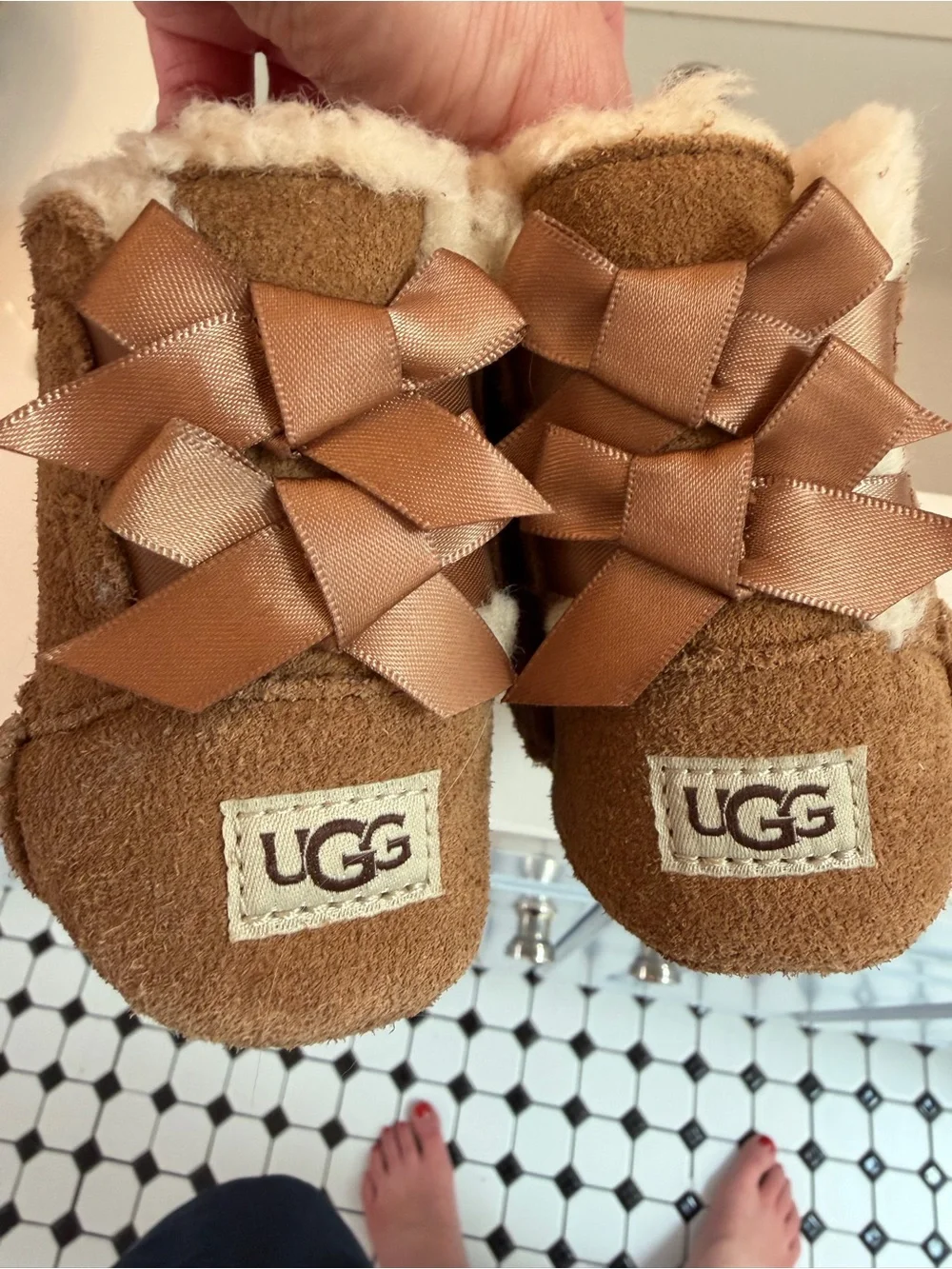 UGG Chestnut Suede Baby Booties with Satin Bows Size Baby 02/03