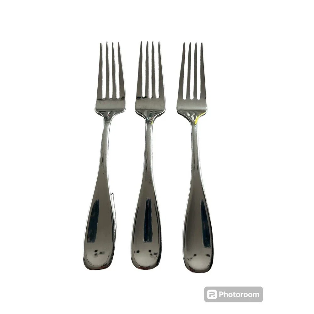Set of 3 Oneida Stainless Steel Voss 8