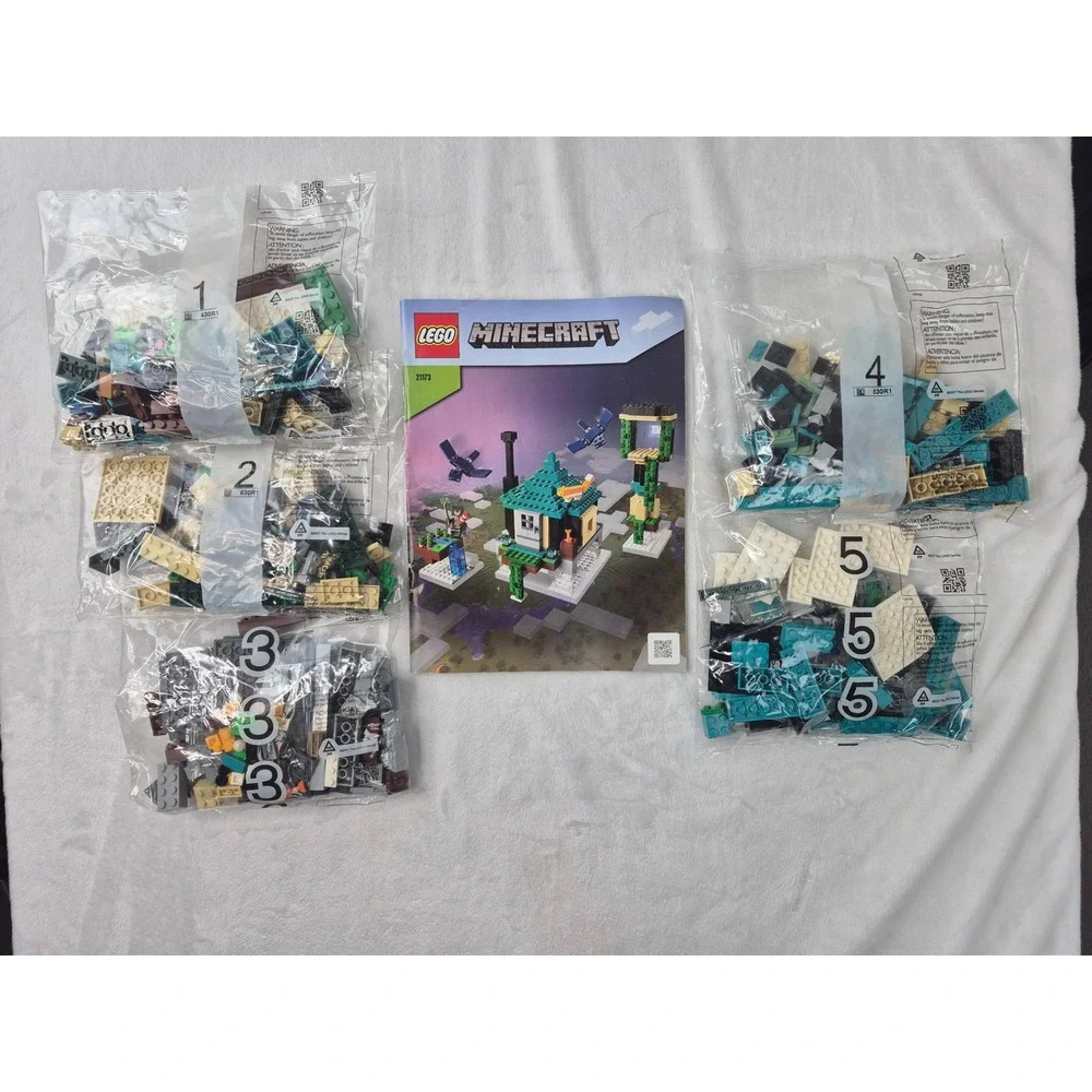 LEGO Minecraft The‎ Sky Tower 21173 Multicolor Building Set Like New