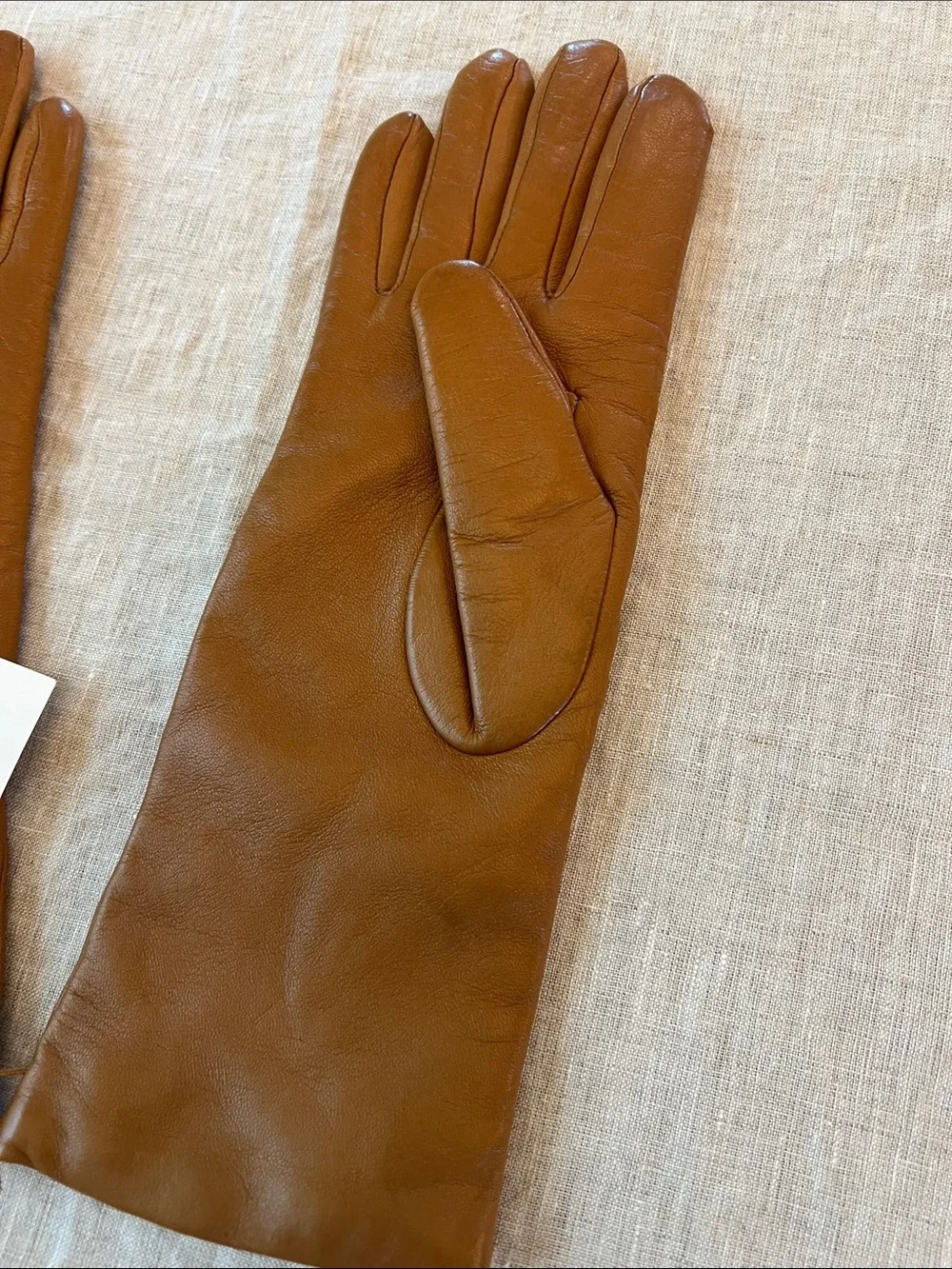 Saks Fifth Avenue Cognac Leather & Cashmere Gloves. Size 6.5. NWT. Italian made